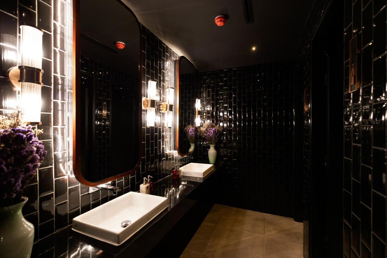 The Gravitique Hotel Khaosan Bangkok Exterior photo