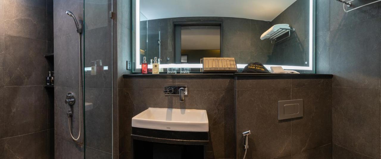 The Gravitique Hotel Khaosan Bangkok Exterior photo
