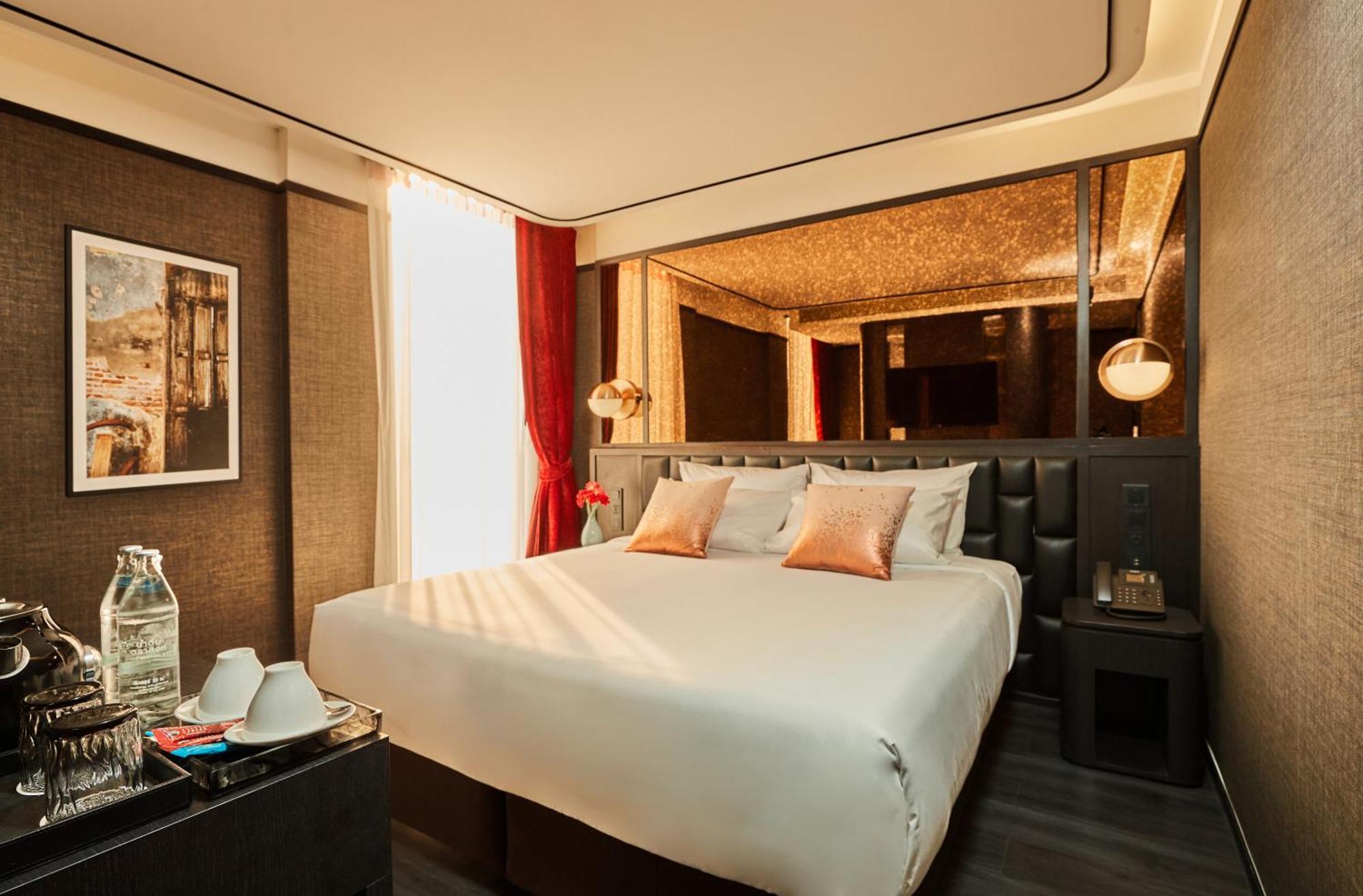 The Gravitique Hotel Khaosan Bangkok Exterior photo